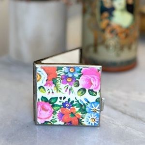 Vintage Compact Makeup Mirror / Floral Square Pocket Mini Mirror